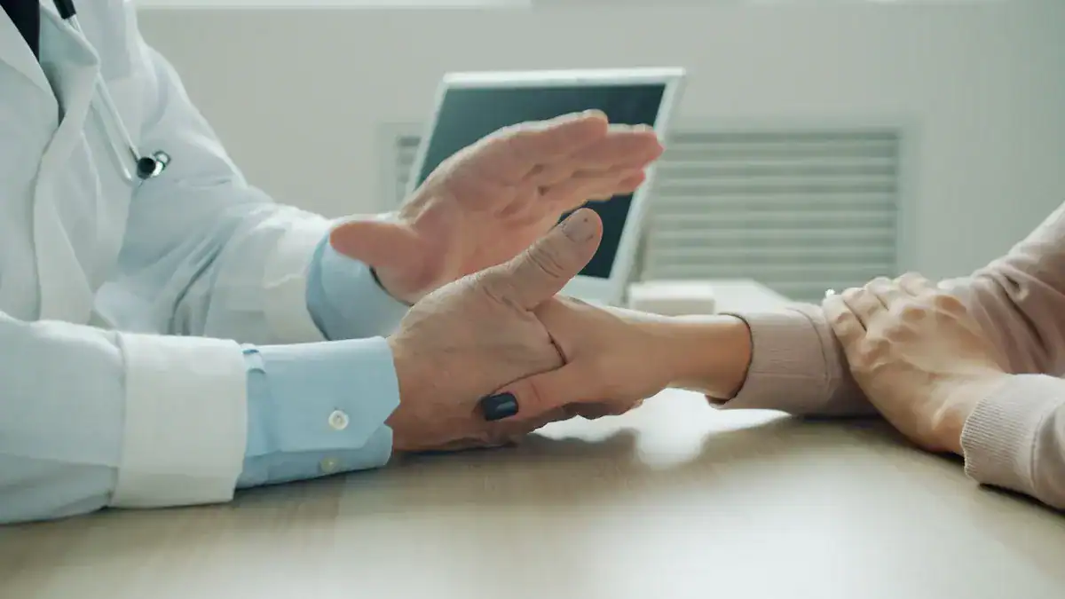 When to Seek Medical Help for Upper Arm Pain