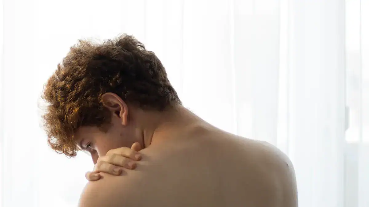 Why Do My Shoulders Hurt When I Wake Up?